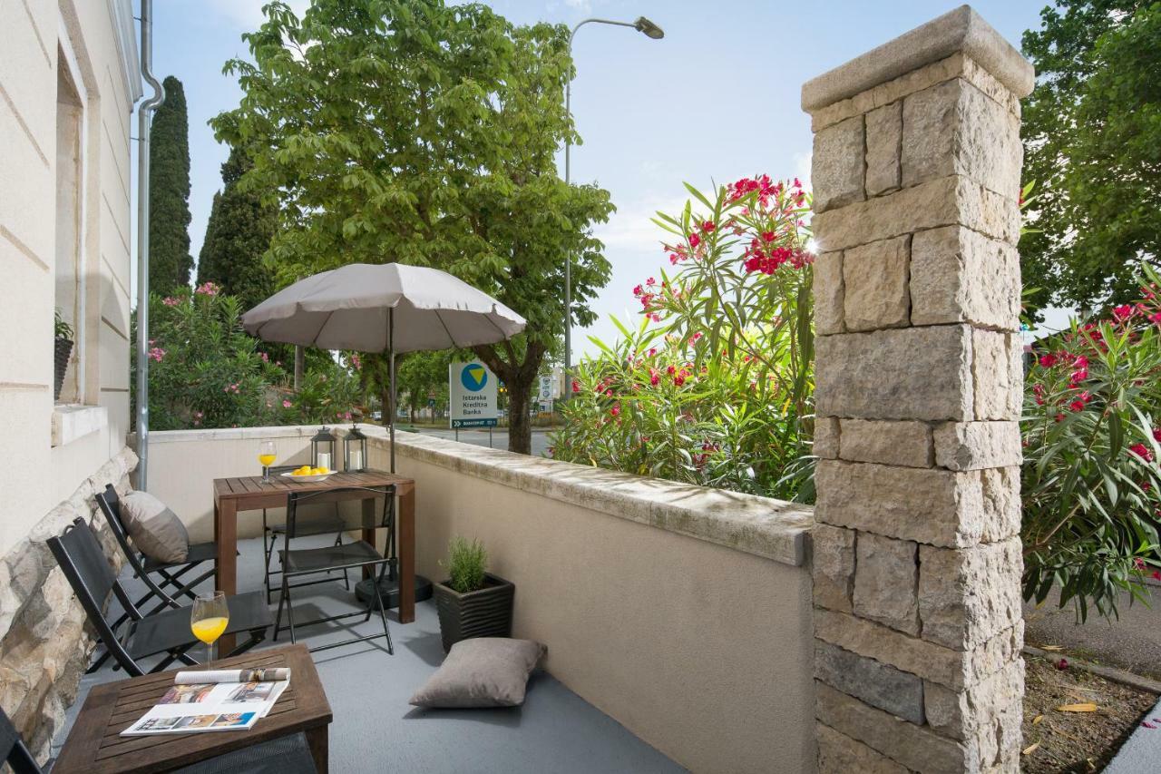 Apartments Bonaparte Porec Exterior photo